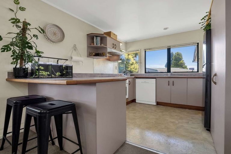 Photo of property in 14 Bronte Place, Owhata, Rotorua, 3010