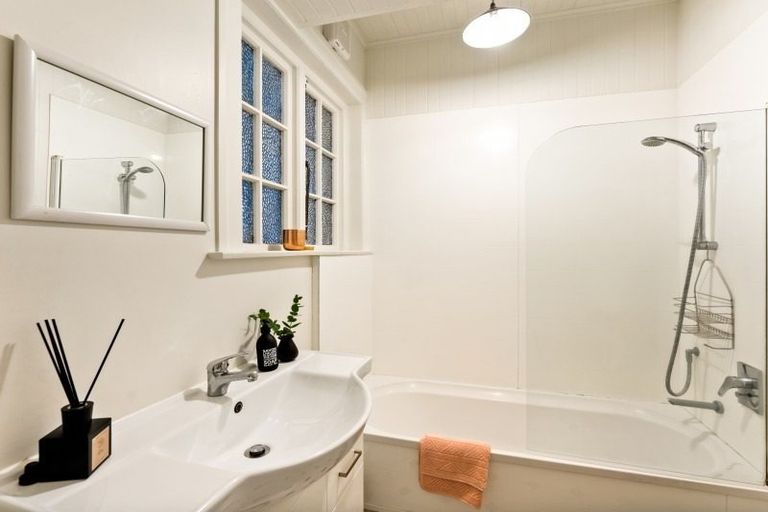 Photo of property in 22a Clifton Terrace, Kelburn, Wellington, 6012