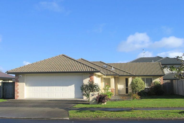 Photo of property in 12 Carousel Crescent, East Tamaki Heights, Auckland, 2016