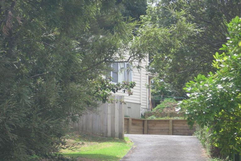 Photo of property in 2/19 Edgeworth Road, Glenfield, Auckland, 0629