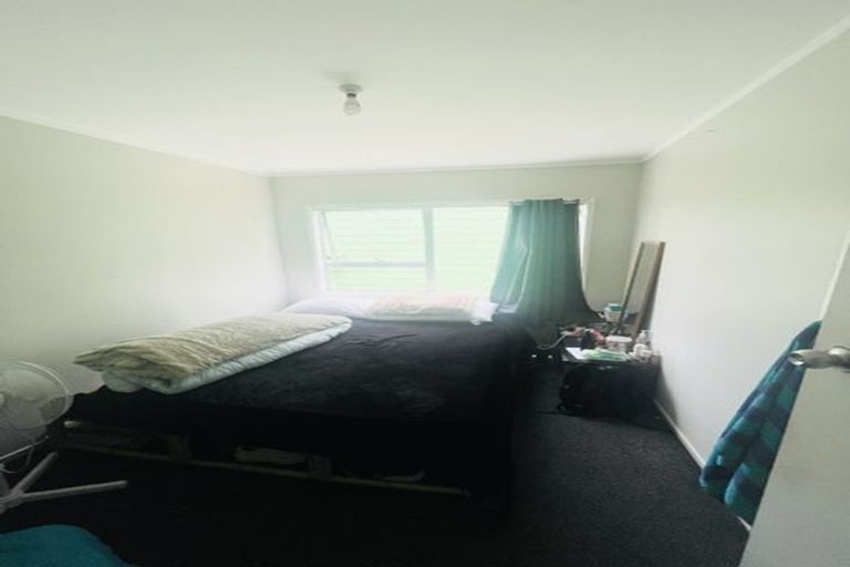 Photo of property in 2/92 Kenderdine Road, Papatoetoe, Auckland, 2025