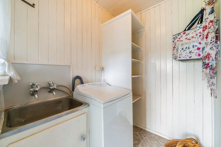 Photo of property in 4 Heretaunga Square, Silverstream, Upper Hutt, 5019