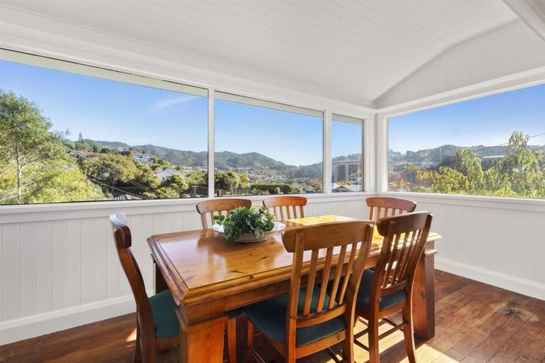 Photo of property in 17 Burrows Avenue, Karori, Wellington, 6012