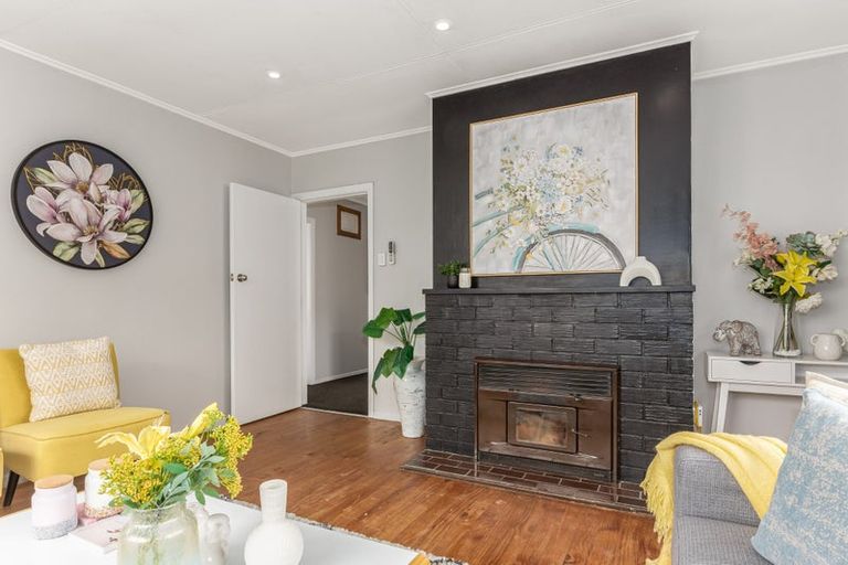 Photo of property in 18 Owhiti Street, Titahi Bay, Porirua, 5022