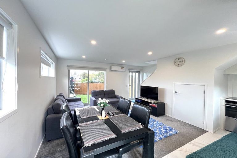 Photo of property in 3/24 Kelwyn Road, Kelston, Auckland, 0602