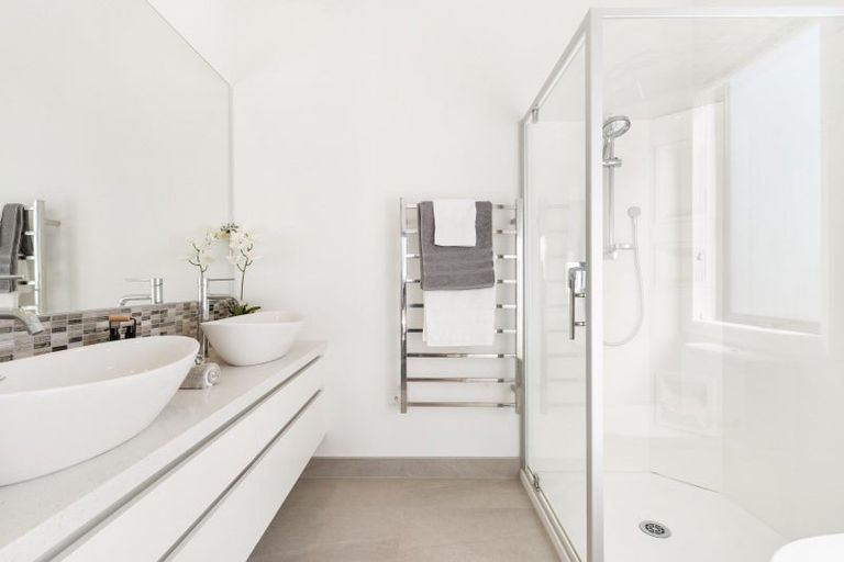 Photo of property in 69 Maka Terrace, Orewa, 0931