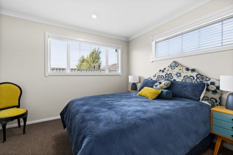 Photo of property in 17 Rakaia Way, Poraiti, Napier, 4112