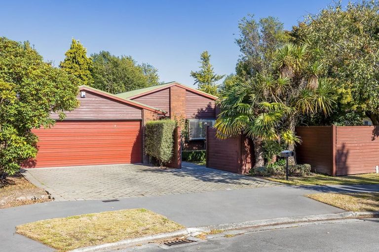 Photo of property in 10 Dulcie Place, Harewood, Christchurch, 8051