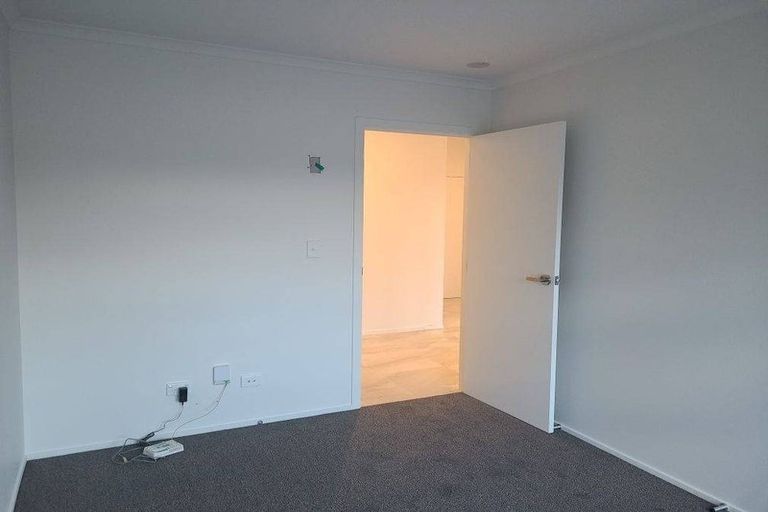 Photo of property in 11 Seagreen Avenue, Rosehill, 2113