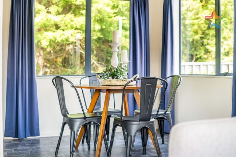 Photo of property in 30 Plateau Road, Te Marua, Upper Hutt, 5018