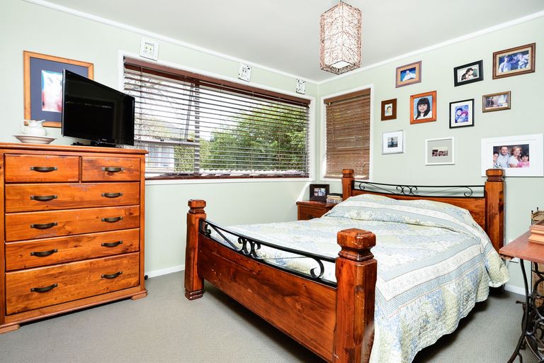 Photo of property in 49a Helena Street, Massey, Auckland, 0614
