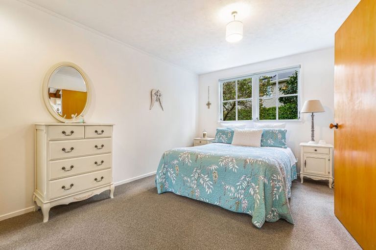 Photo of property in 1/10 Springbank Lane, Te Atatu Peninsula, Auckland, 0610