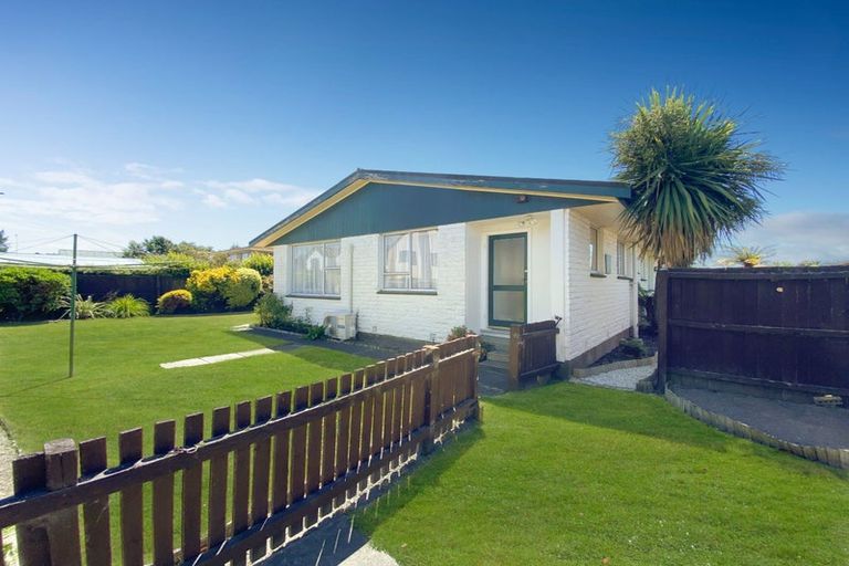 Photo of property in 2/329 Hendersons Road, Hoon Hay, Christchurch, 8025