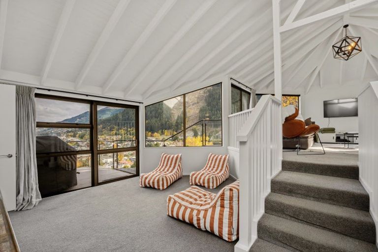 Photo of property in 13 Malaghan Street, Queenstown, 9300