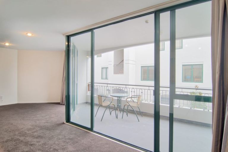 Photo of property in St James Courts, 5/77 Gloucester Street, Christchurch Central, Christchurch, 8013