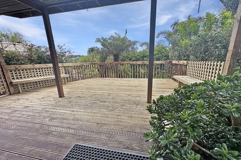 Photo of property in 2/270 Glenvar Road, Torbay, Auckland, 0630
