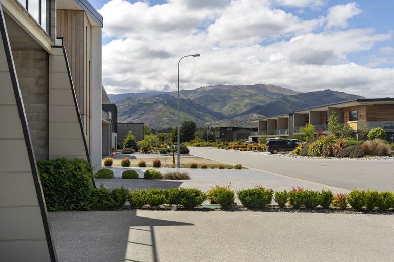 Photo of property in 16 Silverstone Drive, Cromwell, 9384