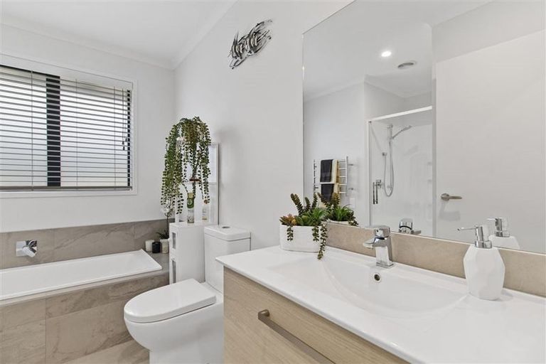 Photo of property in 9 Manatu Close, Whangamata, 3691