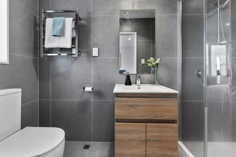 Photo of property in 6 Heketara Place, Papakura, 2110