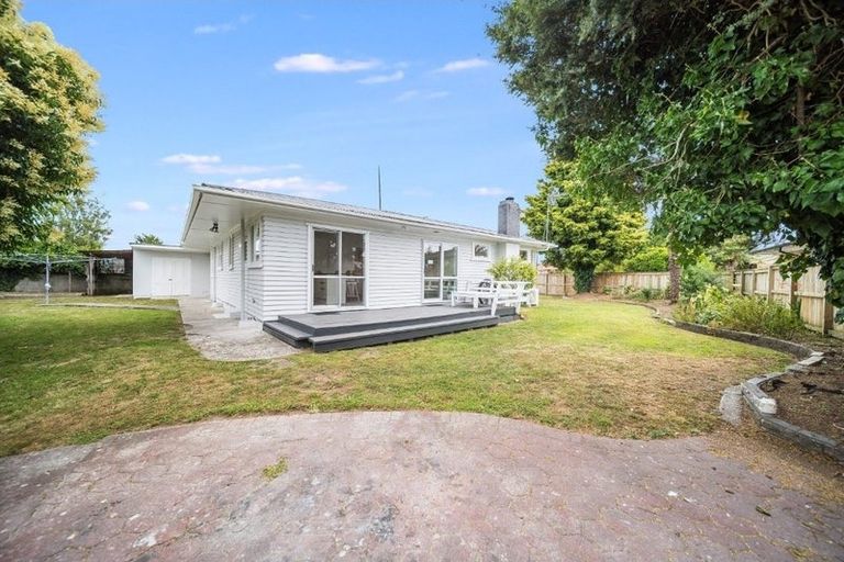Photo of property in 16 Thornton Place, Melville, Hamilton, 3206