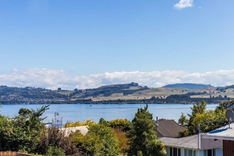 Photo of property in 21 Kurupae Road, Hilltop, Taupo, 3330