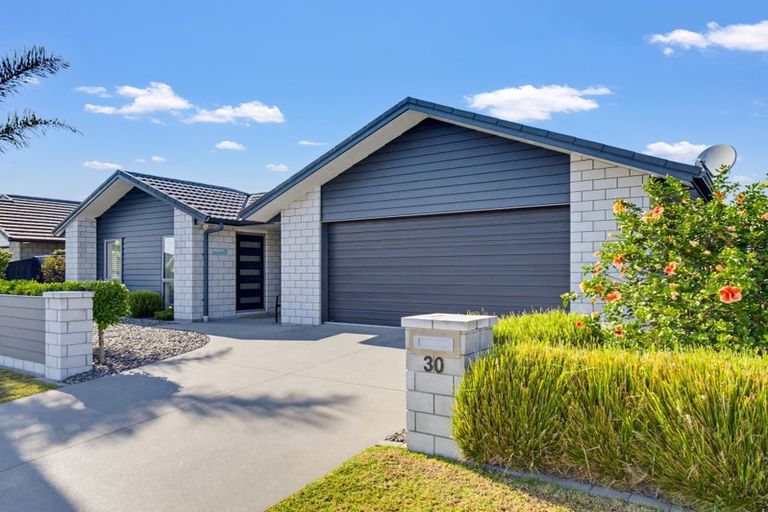 Photo of property in 30 Harding Drive, Papamoa Beach, Papamoa, 3118