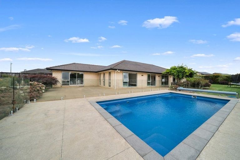 Photo of property in 127 Mcrobbie Road, Kingseat, Papakura, 2580