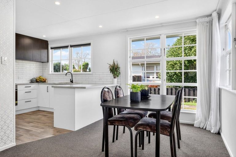 Photo of property in 260 Sandwich Road, St Andrews, Hamilton, 3200