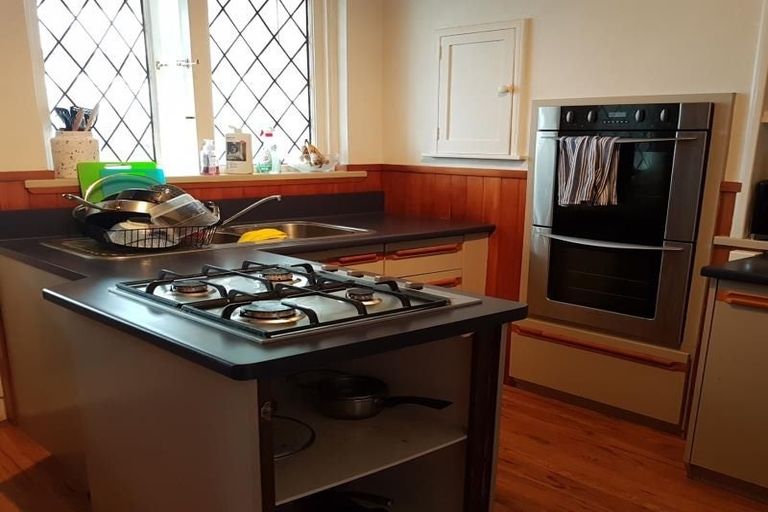 Photo of property in 17 Sugarloaf Road, Brooklyn, Wellington, 6021