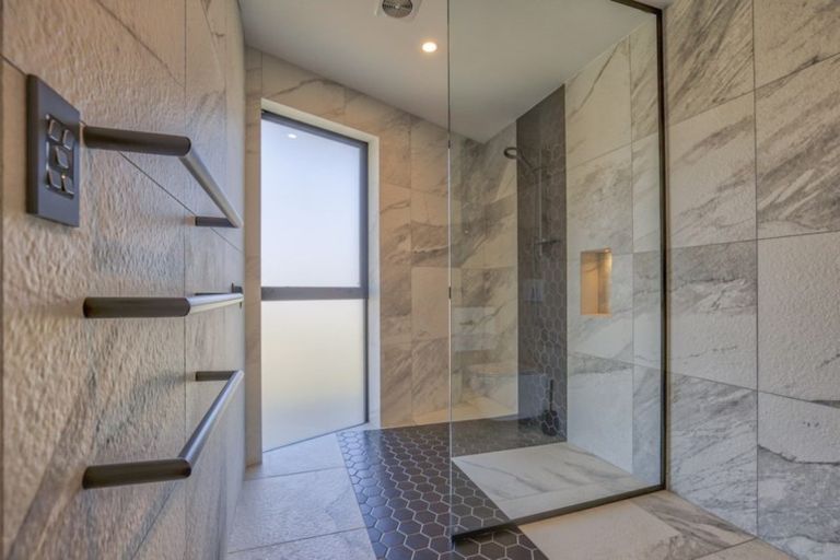 Photo of property in 58 Forest Heights, Wanaka, 9305