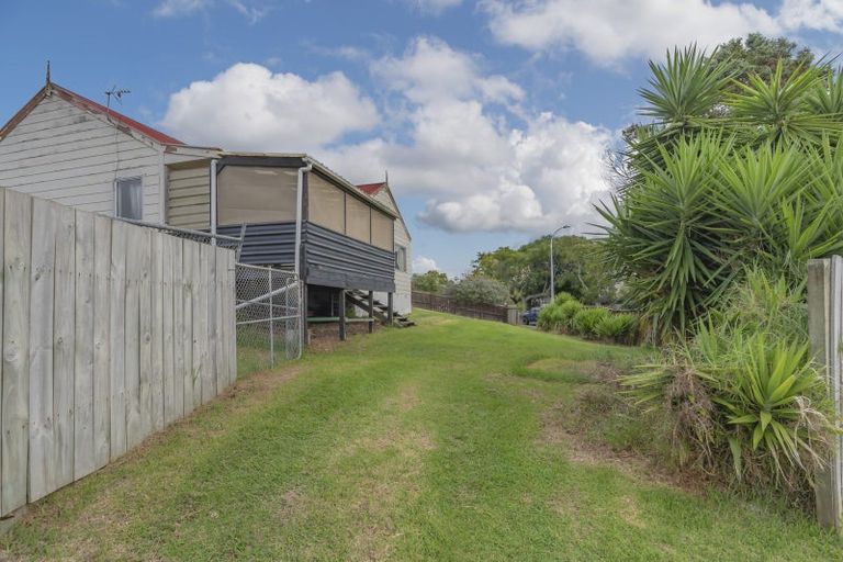 Photo of property in 2 Trounson Avenue, Clendon Park, Auckland, 2103