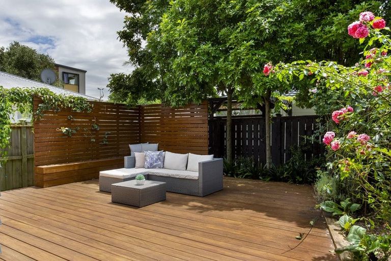 Photo of property in 89 Taikata Road, Te Atatu Peninsula, Auckland, 0610
