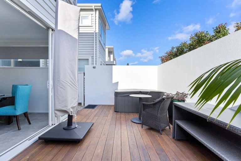 Photo of property in 91 Karepiro Drive, Stanmore Bay, Whangaparaoa, 0932