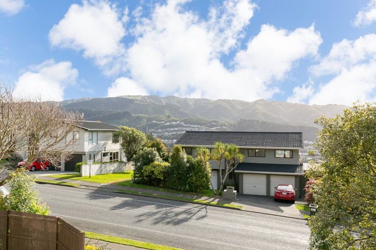Photo of property in 37 Woodman Drive, Tawa, Wellington, 5028