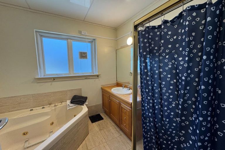 Photo of property in 196 Fendalton Road, Fendalton, Christchurch, 8052