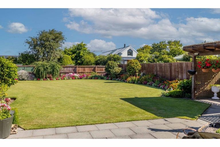 Photo of property in 17 Kingsbury Avenue, Rangiora, 7400