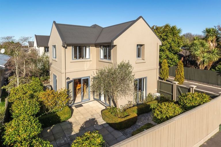 Photo of property in 24 Courtenay Street, St Albans, Christchurch, 8014