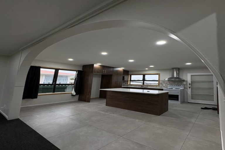 Photo of property in 19 Blake Road, Mangere East, Auckland, 2024