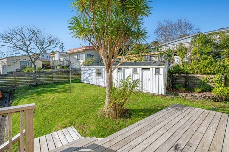 Photo of property in 22 Garfield Road, Helensville, 0800