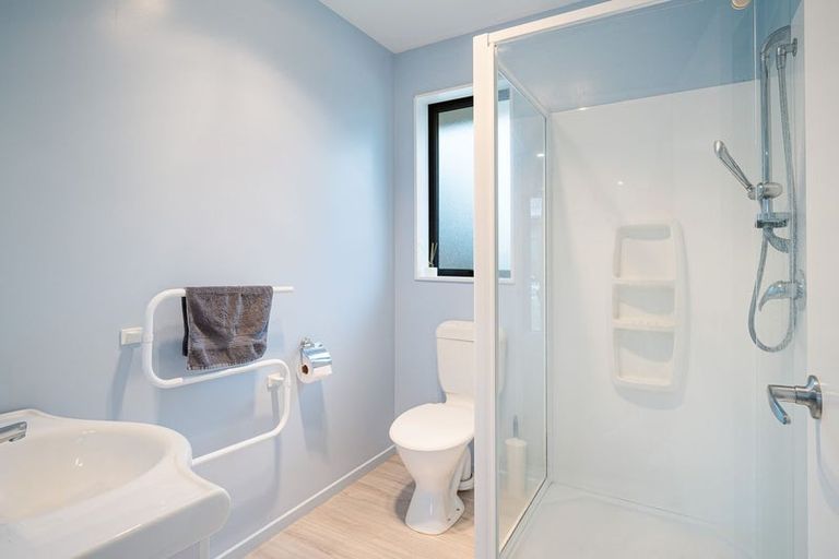 Photo of property in 22 Clinton Lane, Woolston, Christchurch, 8062