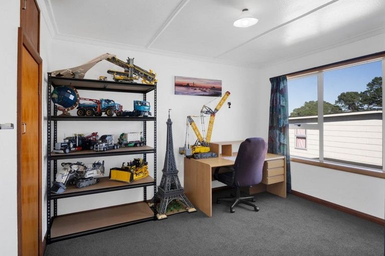 Photo of property in 92 Mangorei Road, Strandon, New Plymouth, 4312