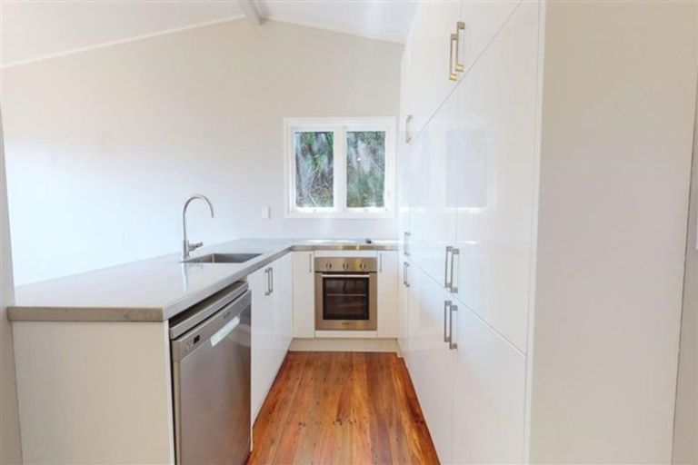 Photo of property in 32b Bedford Street, Northland, Wellington, 6012