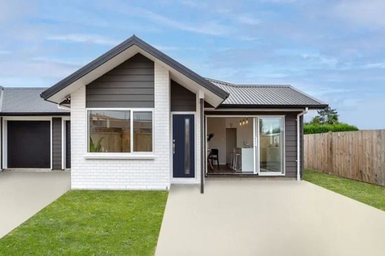 Photo of property in 4a Van Baarle Close, Carterton, 5713
