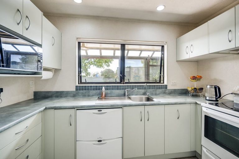 Photo of property in 6a Chester Street, Taradale, Napier, 4112