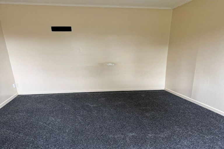 Photo of property in 109 Woodglen Road, Glen Eden, Auckland, 0602