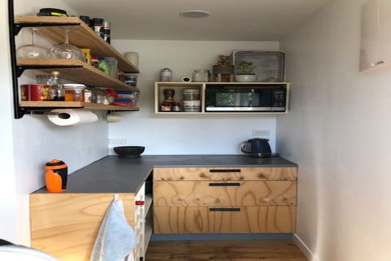 Photo of property in 98 Eskdale Road, Birkdale, Auckland, 0626