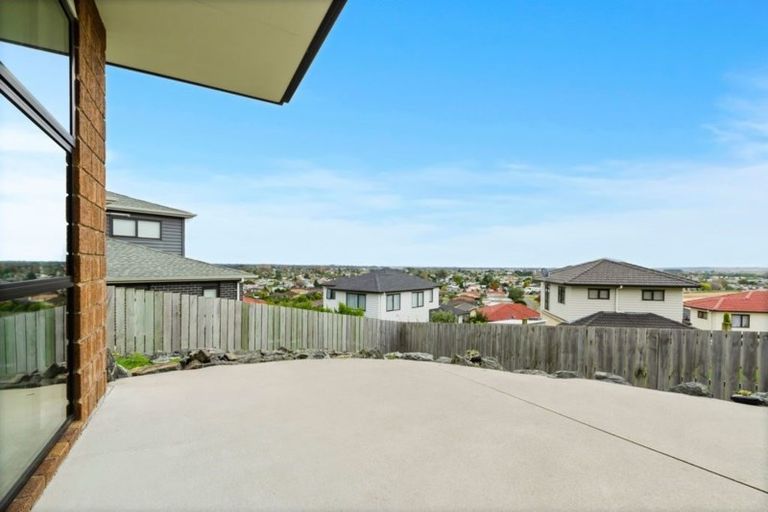 Photo of property in 31 Kirikiri Drive, Papakura, 2110