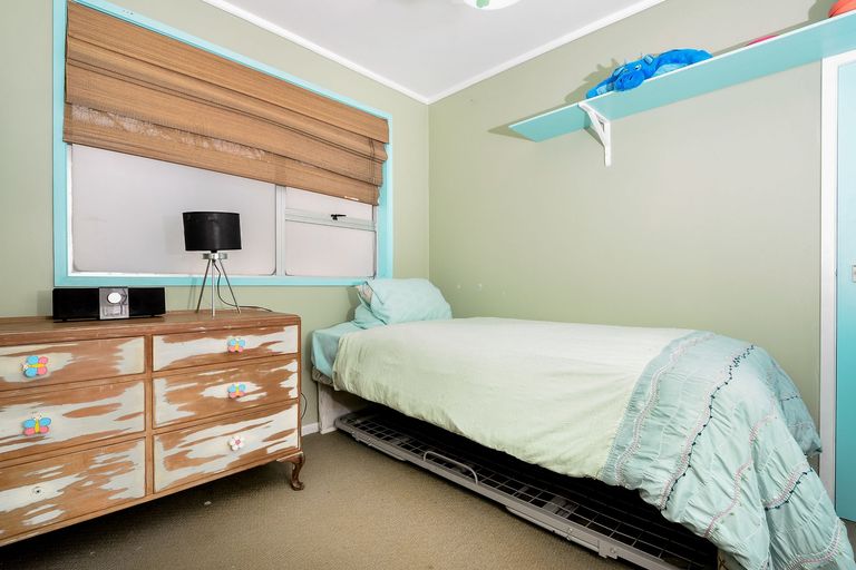 Photo of property in 49a Helena Street, Massey, Auckland, 0614