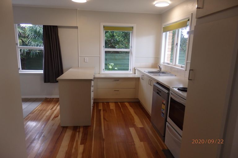 Photo of property in 16 Princes Street, Cambridge, 3434