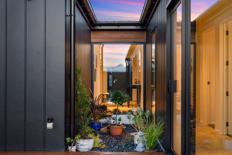 Photo of property in 6 Boag Place, Halswell, Christchurch, 8025